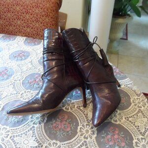 Zimmerman Burgundy Croc Embosed Leather Boots w/Ankle Tassel Tie Detail SIze 39B